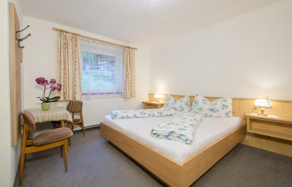 Ferienwohnung Pension Tirol Бихлбах Екстериор снимка