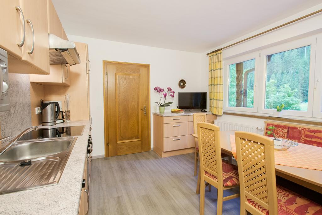 Ferienwohnung Pension Tirol Бихлбах Екстериор снимка